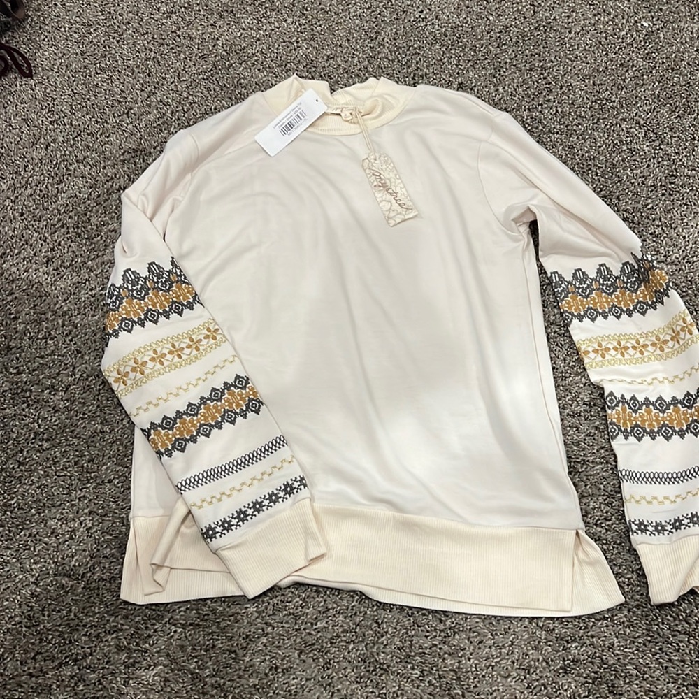 NWT crew neck sweater with detailed sleeves